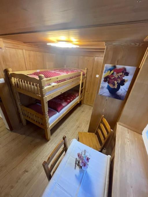 Apartment Chalet Im Sunnigen Usblick Wengen Zewnętrze zdjęcie